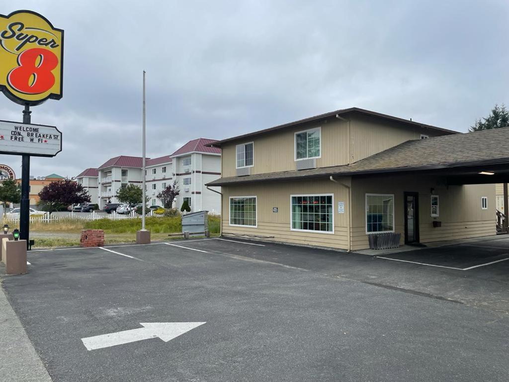 Super 8 By Wyndham Crescent City Exteriör bild