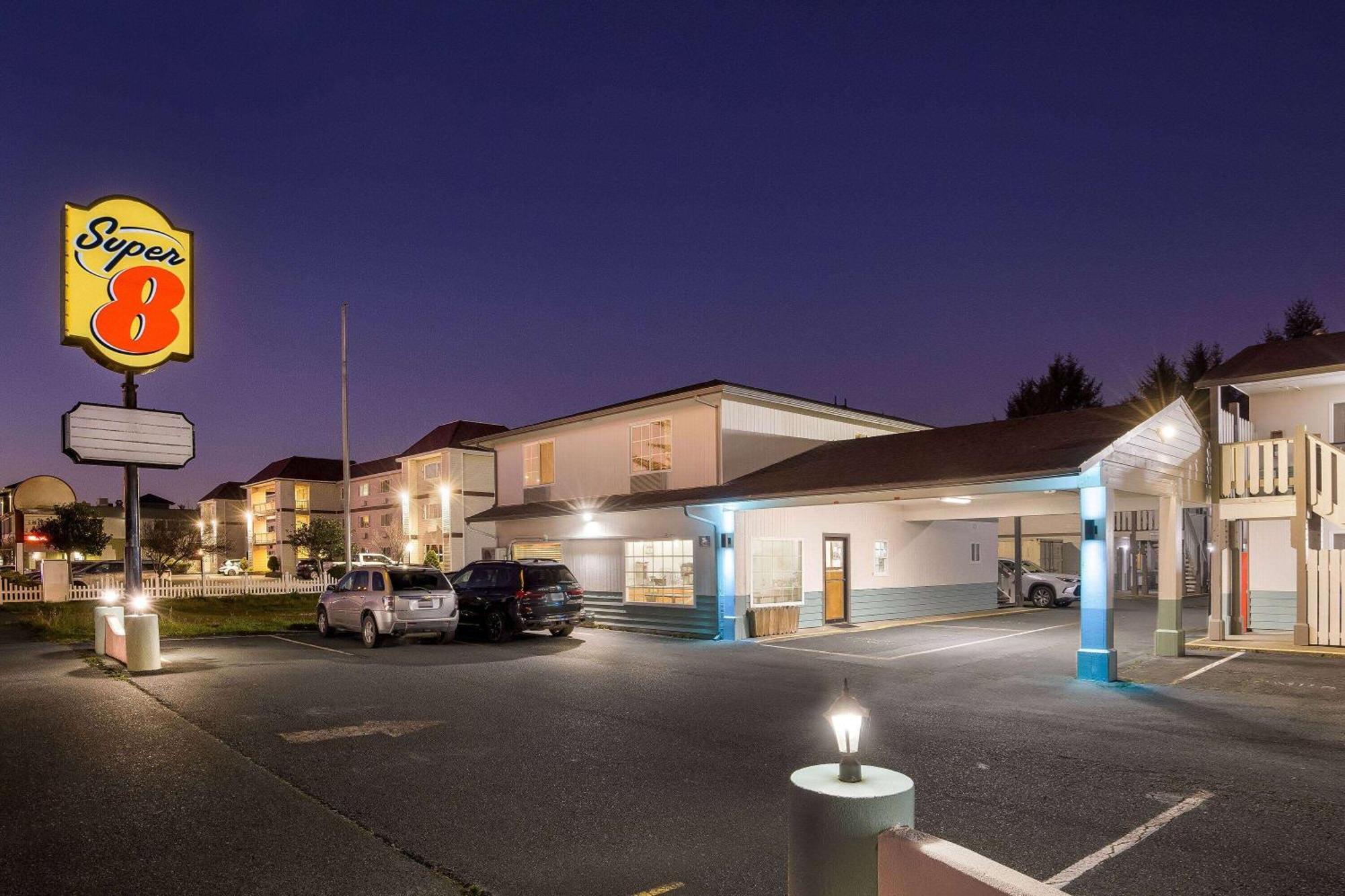 Super 8 By Wyndham Crescent City Exteriör bild